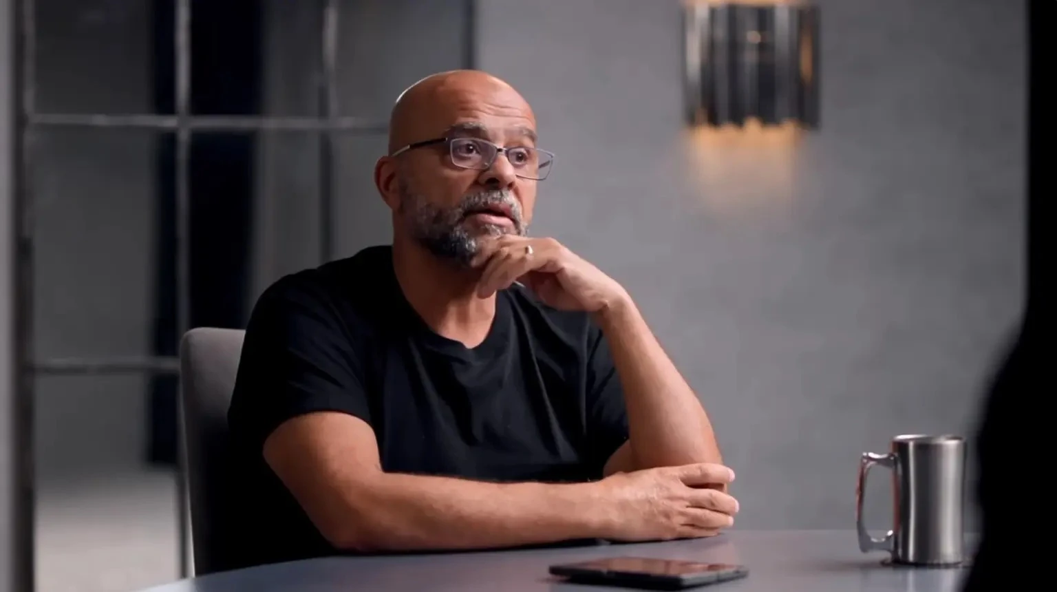 Cựu sếp Google cảnh báo AI sẽ gây khủng hoảng năm 2027