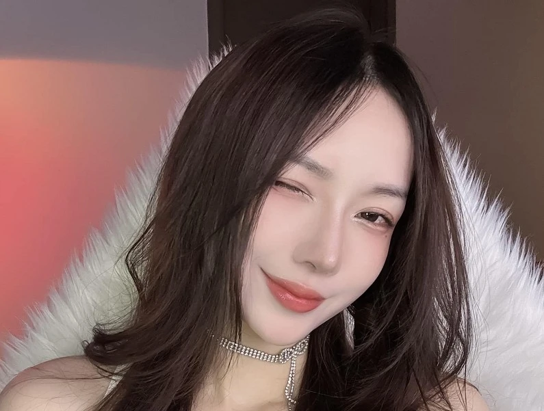 Nữ streamer Cô Chip tái xuất nóng bỏng sau nửa năm