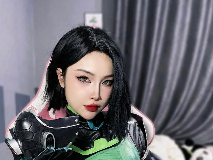 MC Nana cosplay Viper Mommy khiến fan VALORANT dậy sóng