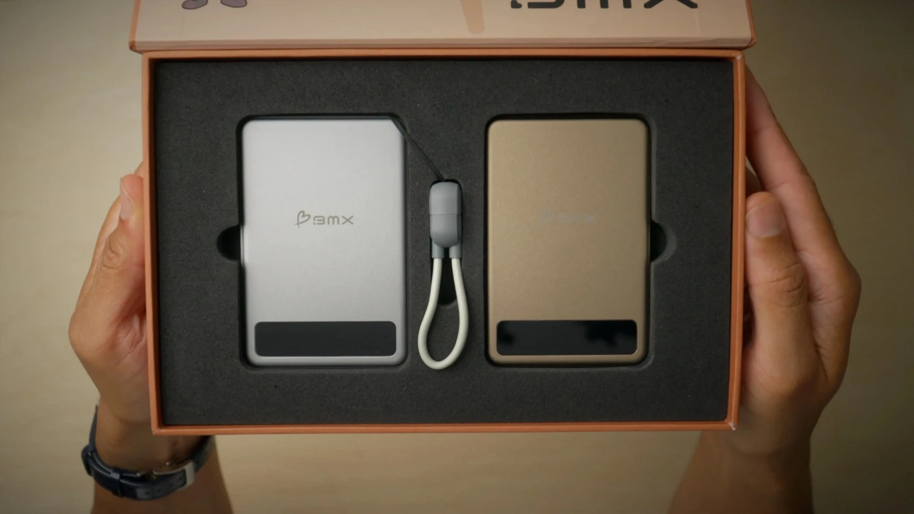 Pin dự phòng thể rắn SolidSafe sạc nhanh ấn tượng, chống cháy nổ