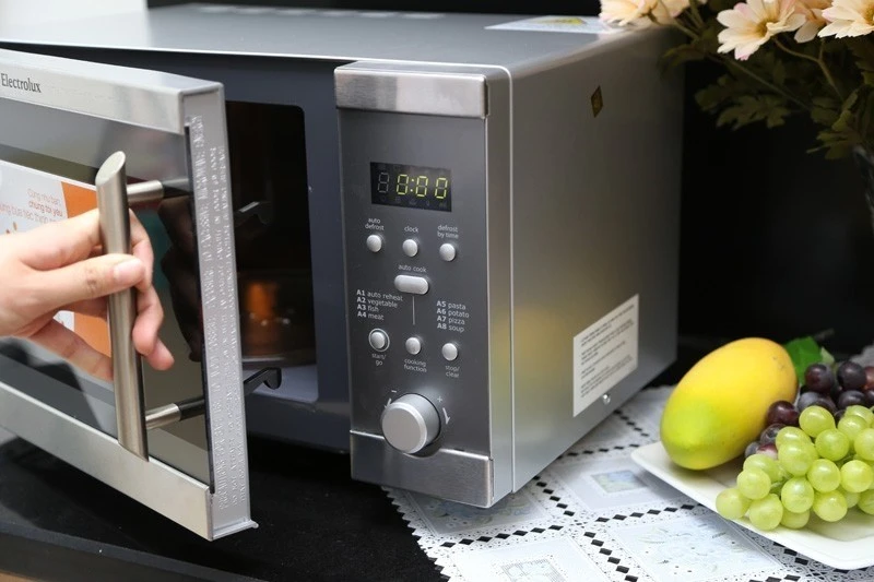 Mẹo dùng lò vi sóng và lò nướng tiết kiệm điện hiệu quả