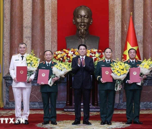 Trao quyết định thăng hàm Thượng tướng cho sỹ quan cấp cao Quân đội và Công an