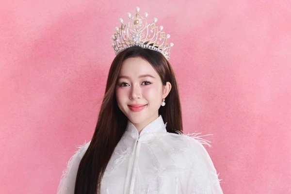 Hình ảnh Kiều Duy xuất hiện trên fanpage cuộc thi Miss International 