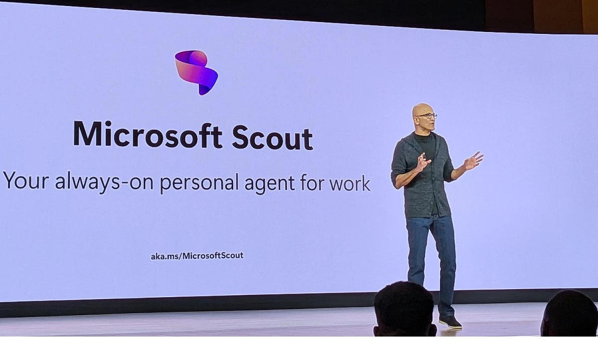 [VIDEO] CEO Microsoft cảnh báo AI làm rỗng ruột các ngành công nghiệp