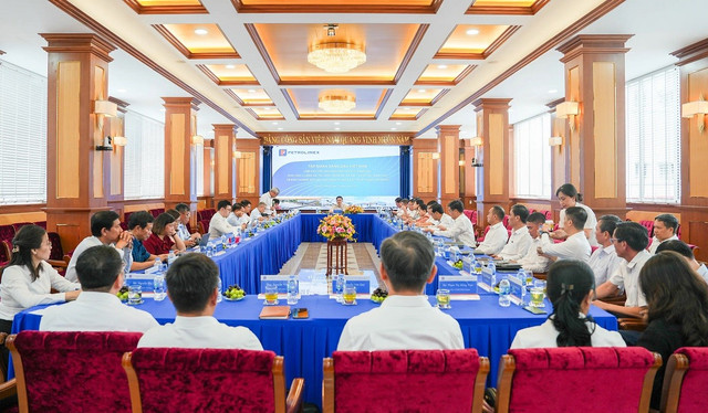 Toàn cảnh buổi làm việc 12.jpg