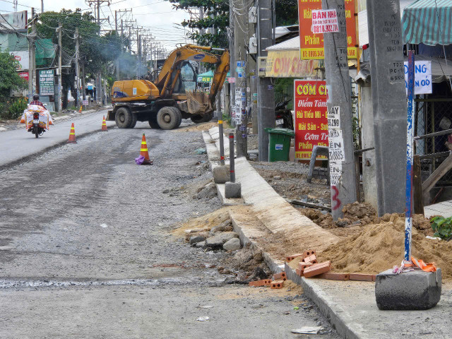 Vỉa hè (lát gạch) mỗi bên rộng 3m theo dự án phê duyệt liệu có đảm bảo? Ảnh HĐ z6733758669312-02eebd64f8e30f0f6833804145d1b835.jpg