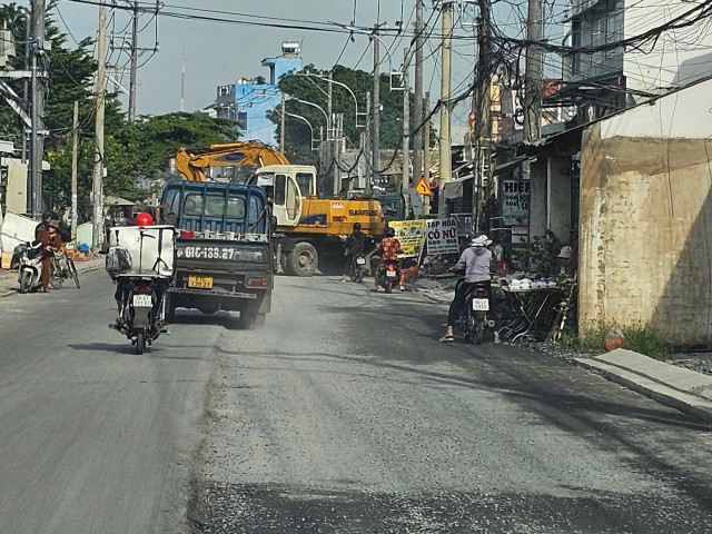 Dự án dự kiến hoàn thành trong 300 ngày. Nhưng tại thời điểm kiểm tra của Bí thư Thành ủy Biên Hòa (25/11/2024), dự án mới chỉ hoàn thành 20% tiến độ. Ảnh HĐ z6735808558539-eb13ce90708292b18212a2d927381a23.jpg