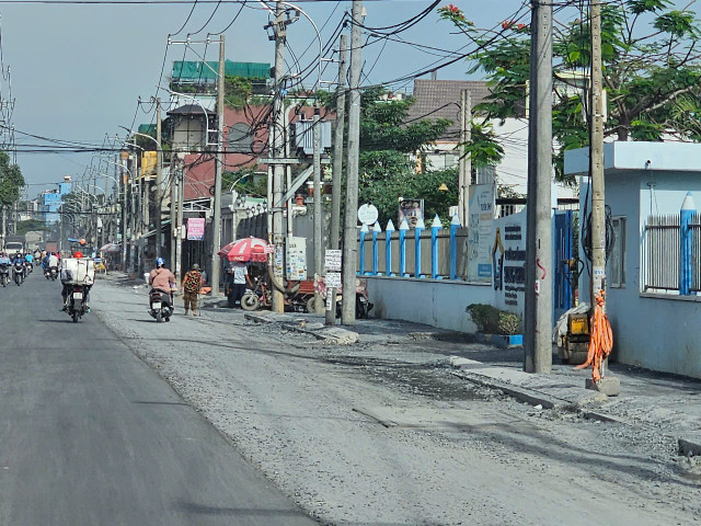 Nhà thầu đang "chạy" tiến độ hoàn thành trong tháng 6/2025. Ảnh HĐ z6735808525070-8fe53eac918d4e0ccfa3da3953699551.jpg
