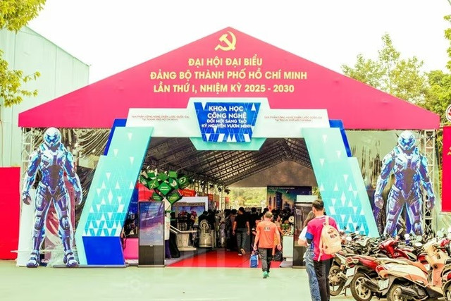Triển lãm “Sản phẩm Công nghệ Chiến lược quốc gia” do Sở Khoa học và Công nghệ Thành phố chủ trì, phối hợp cùng nhiều đơn vị đồng tổ chức. 2.jpg