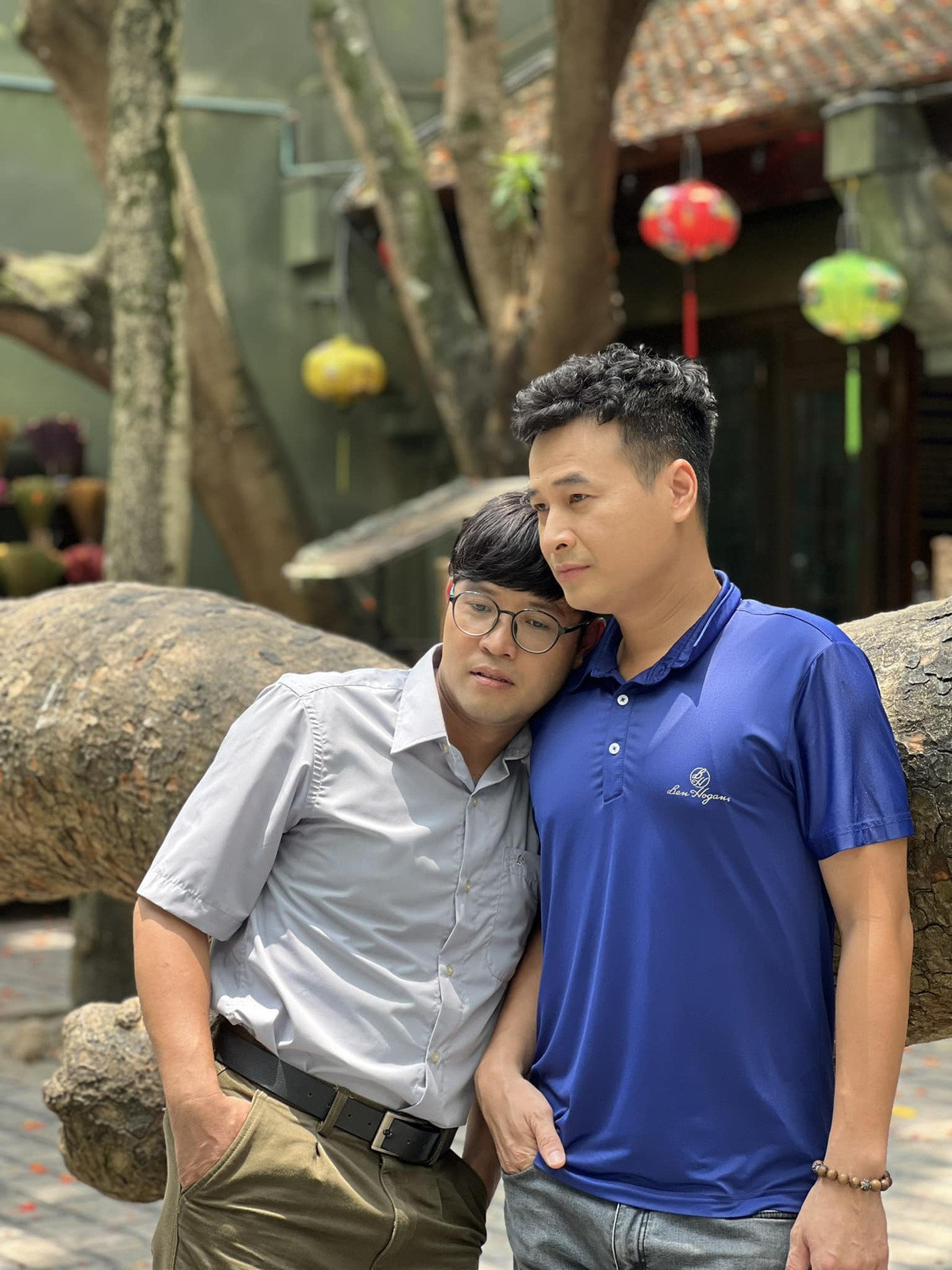 Chia sẻ với VietNamNet, diễn viên Anh Đức cho biết, bạn diễn Thái Sơn là người khiến anh phải nhịn cười rất nhiều khi quay bộ phim này.