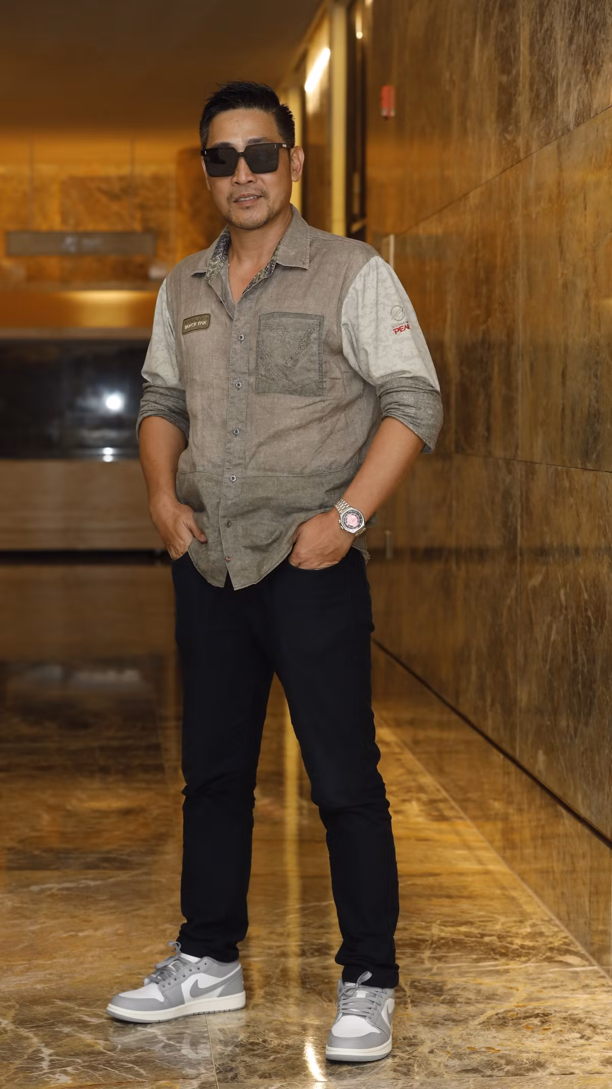 Ho Phong dong toi pham bi khan gia quen la cong an ngoai doi-Hinh-2