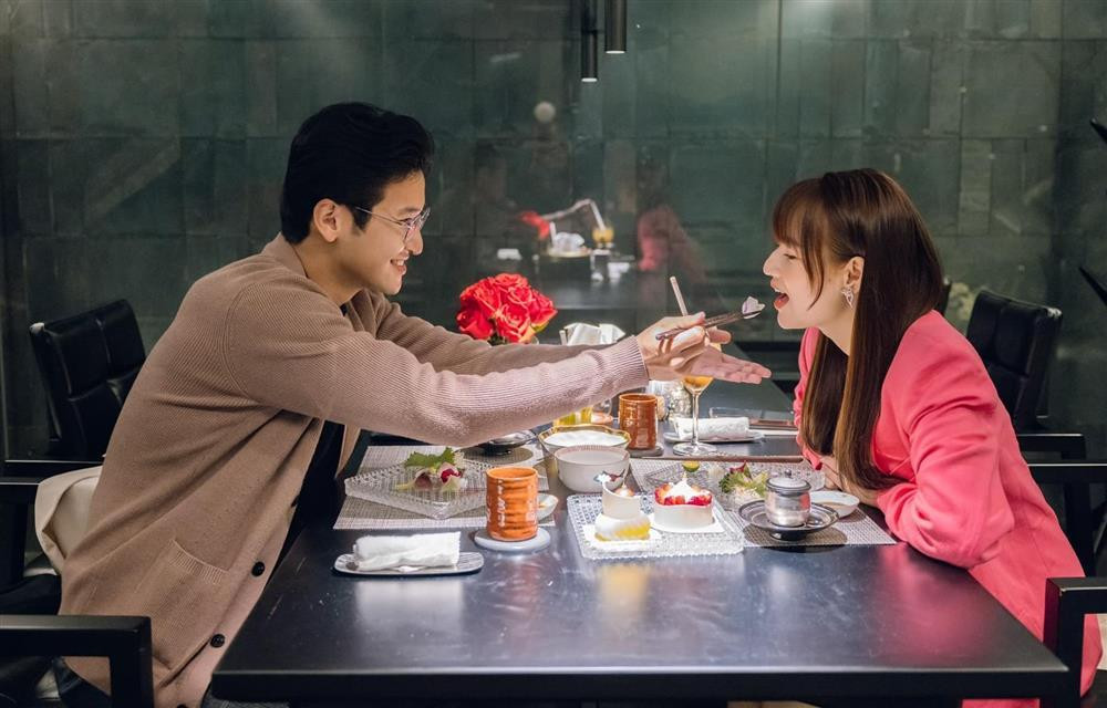 rên trang cá nhân, Việt Hoa thường xuyên chia sẻ những khoảnh khắc đời thường hạnh phúc bên chồng diễn viên. Chia sẻ với VietNamnet, hai người dự định sẽ tổ chức đám cưới vào cuối năm nay.