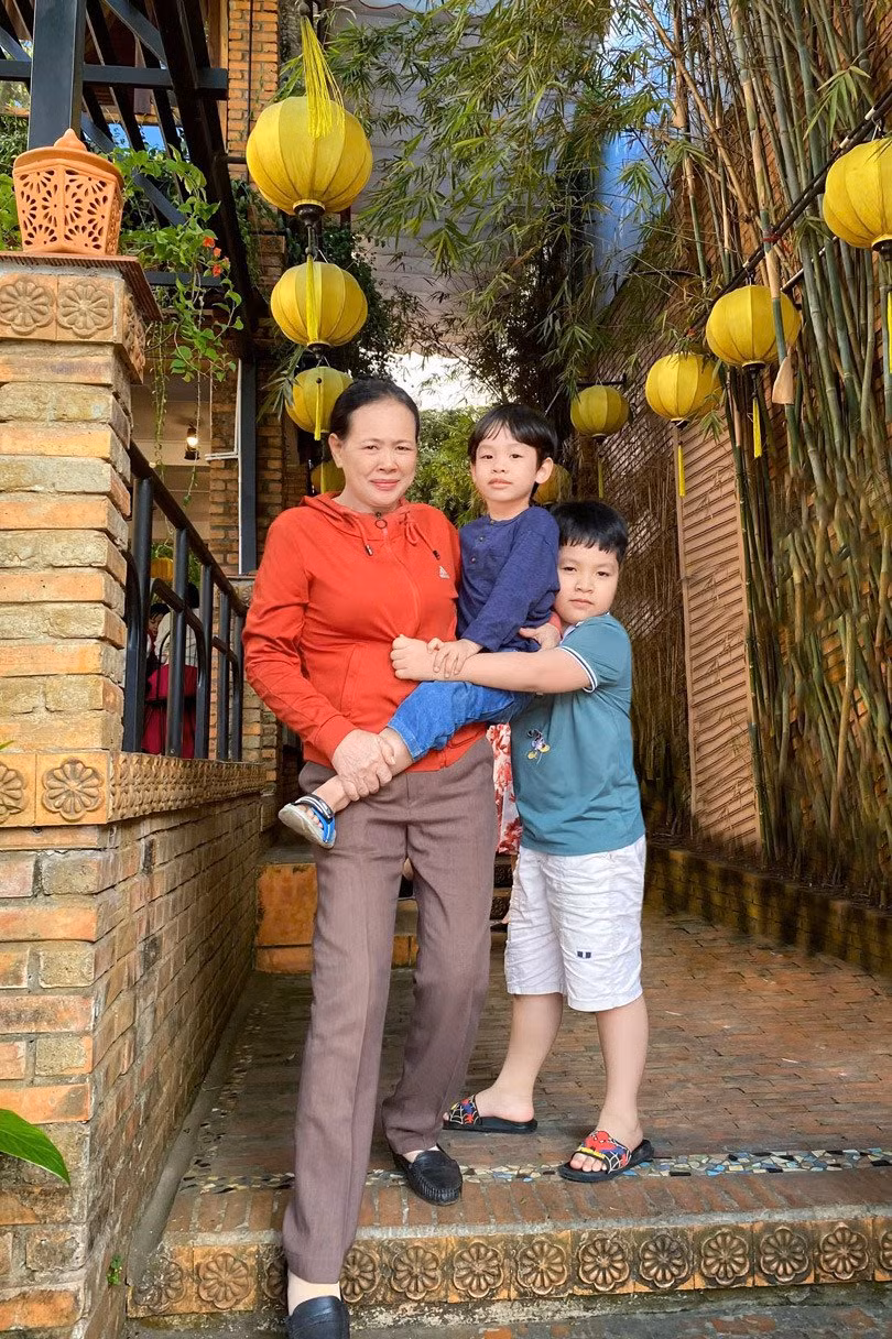 Ba noi di 1.200km ve nha thong gia don chau-Hinh-2