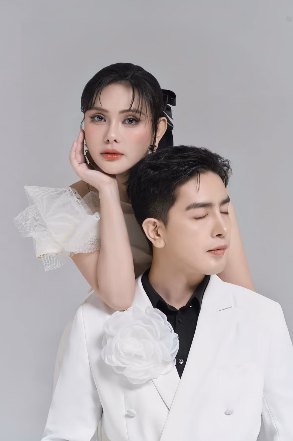 Thu Thuy sau ket hon lan 2: Len chuc CEO, vien man ben chong-Hinh-7