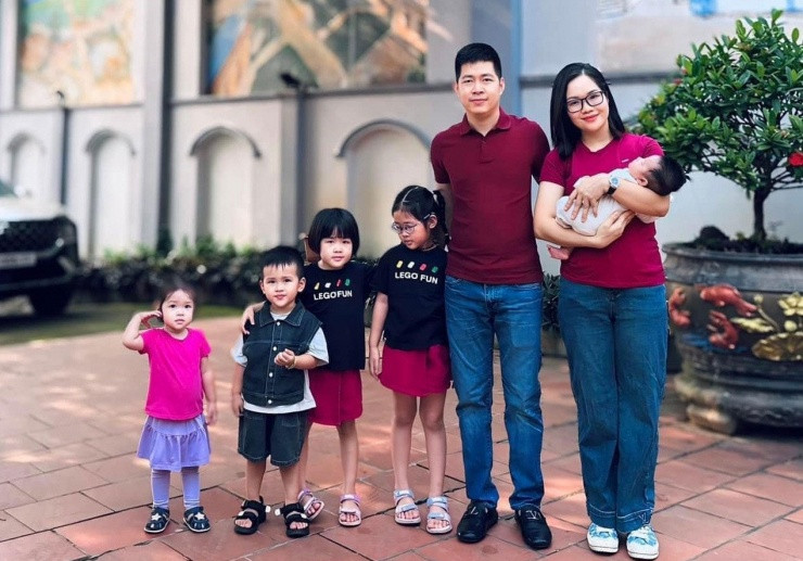 7 năm sinh 5 con, bà mẹ HN chi tiêu 50 triệu/ tháng 7 nam sinh 5 con, ba me HN chi tieu 50 trieu/ thang