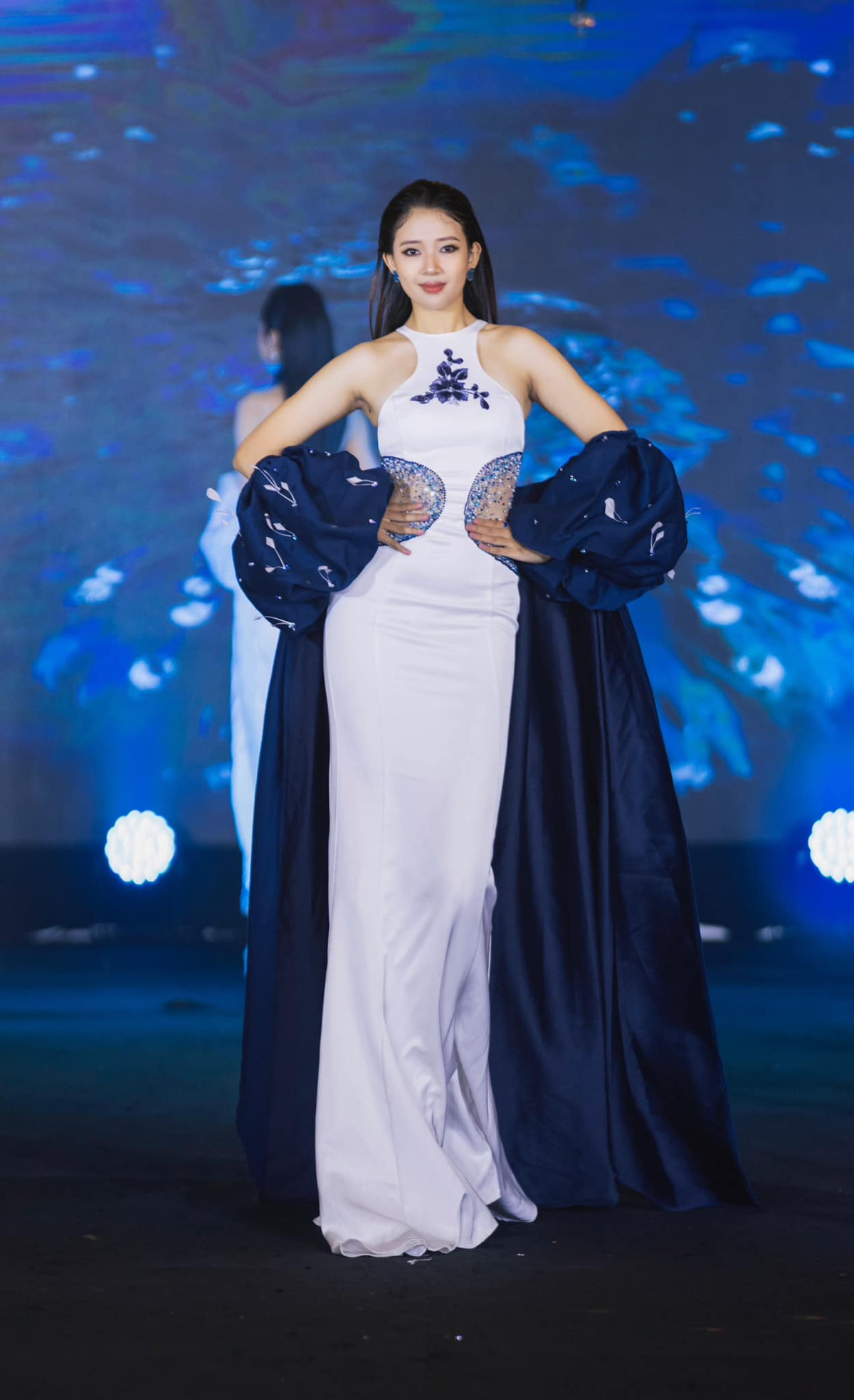 My nhan cao 1,8m la doi thu Ky Duyen o Miss Universe Vietnam-Hinh-4