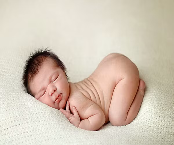 Hơn nữa, hãy tập thói quen trẻ thức dậy vào buổi sáng cùng ngày với bố mẹ kể cả ngày cuối tuần, mặc dù đó có thể gây phiền toái cho bạn.