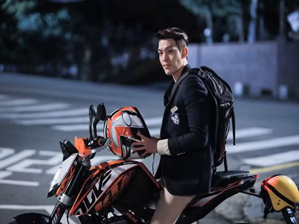 Chàng trai chu đáo. Anh chàng mở cửa, hạ ghế xe, thanh toán hóa đơn các bữa ăn tối trong nhà hàng, phục vụ cô ấy món tráng miệng. Ngoài ra luôn mời cô đi chơi với lý do rất chính đáng. Đưa nàng lên tận cửa phòng, hiểu rõ cô ấy muốn gì. Tóm lại, mẫu đàn ông này có khả năng chiều chuộng phụ nữhết mực.