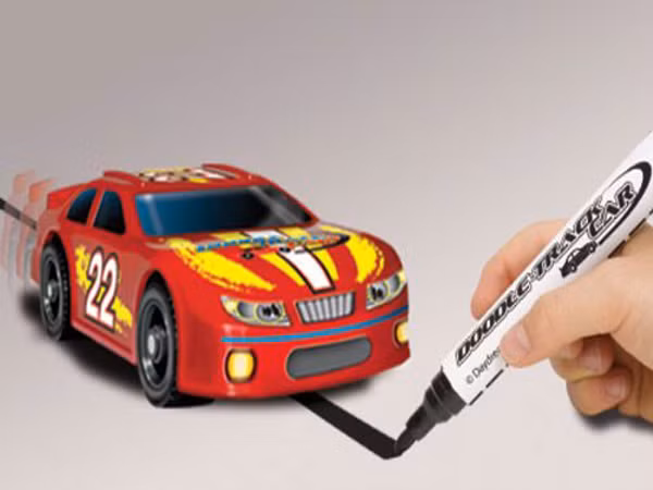 6. Đồ chơi vũ khí hoặc có thể trở thành vũ khí. Bao gồm những vật như bóng cứng, các khối gỗ, ô tô car tracks, búp bê có thể tháo rời. Nếu con bạn khăng khăng đòi chơi loại này, hãy giảng giải cho con về cách chơi thế nào để an toàn cho tất cả mọi người...