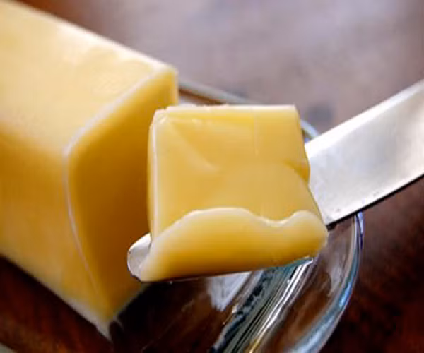 Bơ. Giàu axit amin thiết yếu để cung cấp trao đổi dưỡng chất cho bạn hàng ngày. Bạn có thể ăn trong tất cả các mùa bằng cách, cho một lát mỏng quệt lên bánh mì nướng. Bơ cũng rất giàu axit béo omega 3 tốt cho tim của bạn.