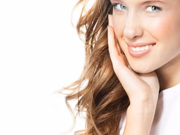 Hơn nữa, chị em thường nhầm tưởng, thoa kem càng nhiều tác dụng càng nhanh. Thực tế, làm như vậy da bạn sẽ không thể thở được.