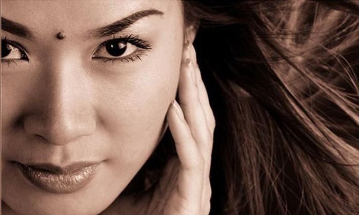 Nếu có nốt ruồi tốt ở khu vực này đồng nghĩa với việc tương lai bạn sẽ có sự nghiệp rất lớn, nếu là nốt ruồi xám và xấu thì rất có thể sẽ xảy ra những trục trặc trong hôn nhân hoặc các mối quan hệ vào khoảng năm 28 tuổi.