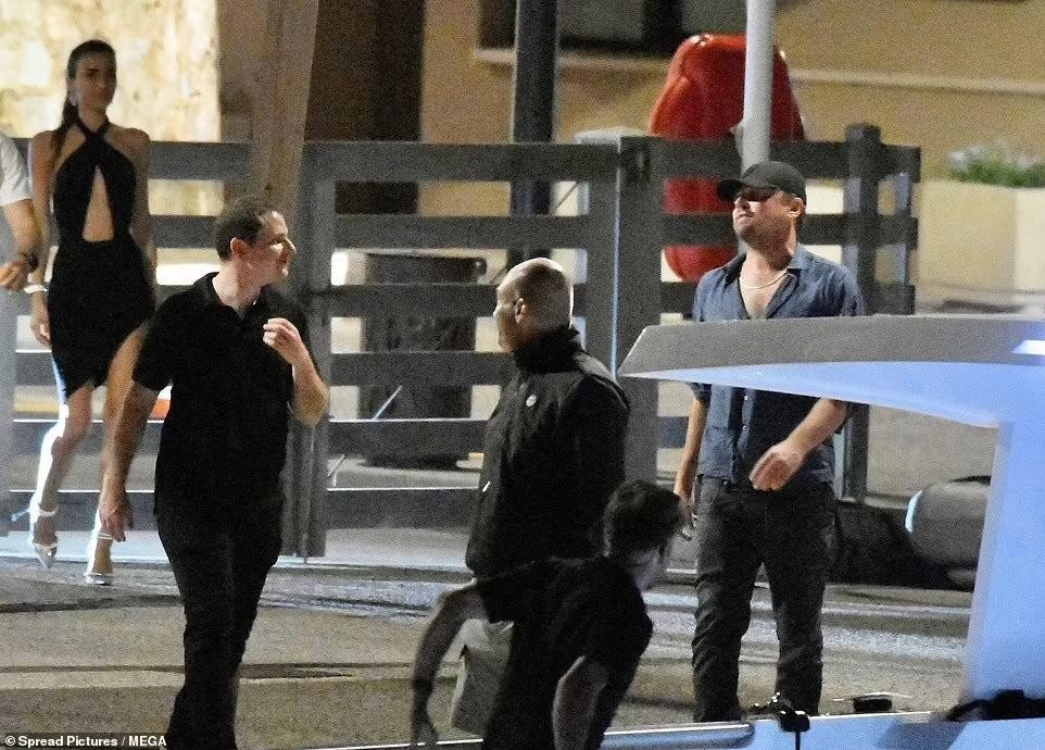 Ngoai hinh yeu kieu cua my nhan 22 tuoi di choi voi Leonardo DiCaprio