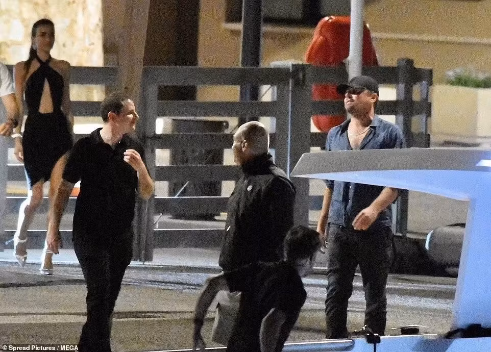 Ngoai hinh yeu kieu cua my nhan 22 tuoi di choi voi Leonardo DiCaprio