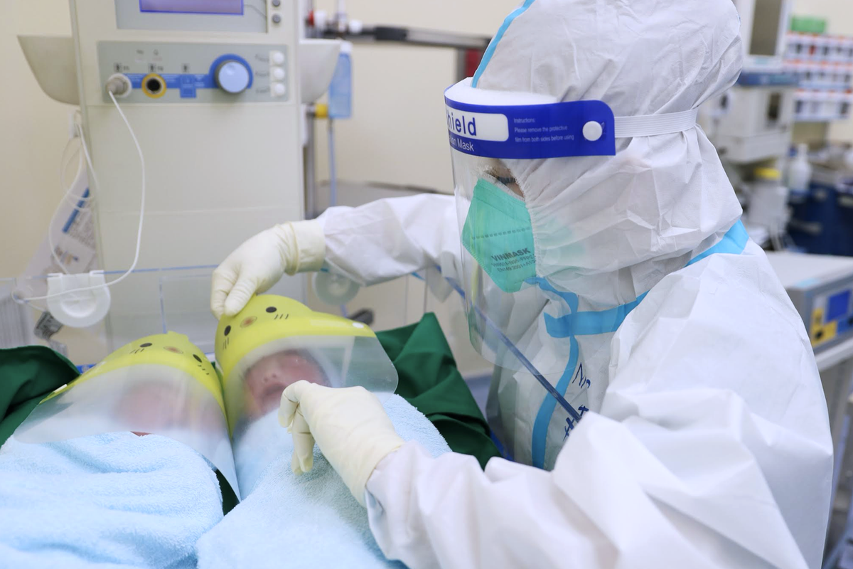 Vi sao nhieu nhan vien y te roi benh vien cong sang benh vien tu?-Hinh-7