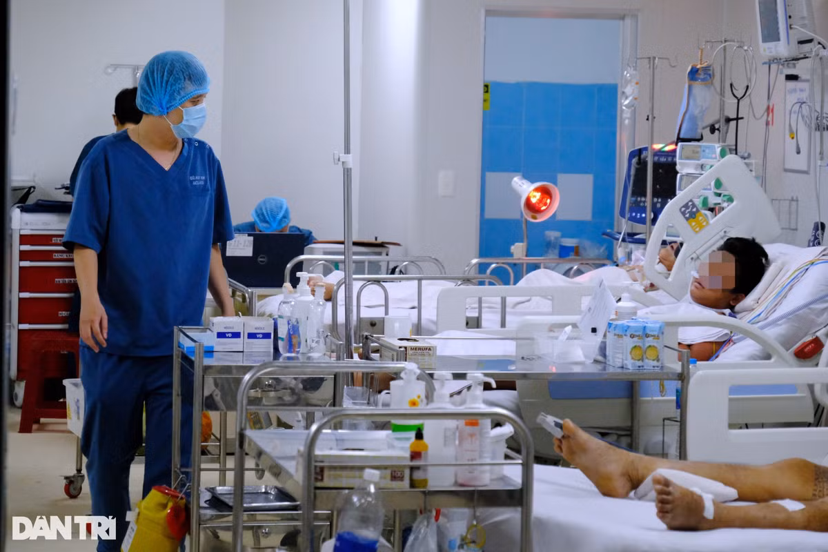 Vi sao nhieu nhan vien y te roi benh vien cong sang benh vien tu?-Hinh-8