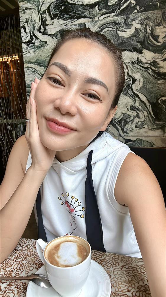 Thu Minh khoe co bung noi mui sau thoi gian tang can khong phanh-Hinh-9