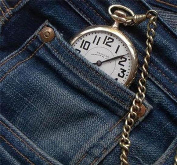 Cong dung bat ngo cua nhung chiec tui nho tren quan jean cua minh