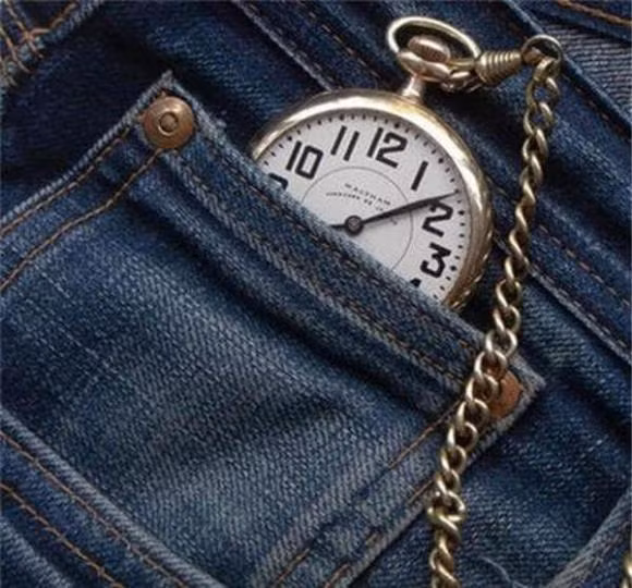 Cong dung bat ngo cua nhung chiec tui nho tren quan jean cua minh