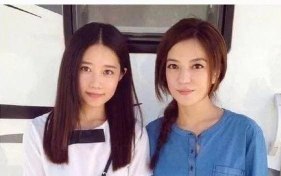 Nhan sac sao nu Trung Quoc khi chup anh cung nguoi qua duong-Hinh-4