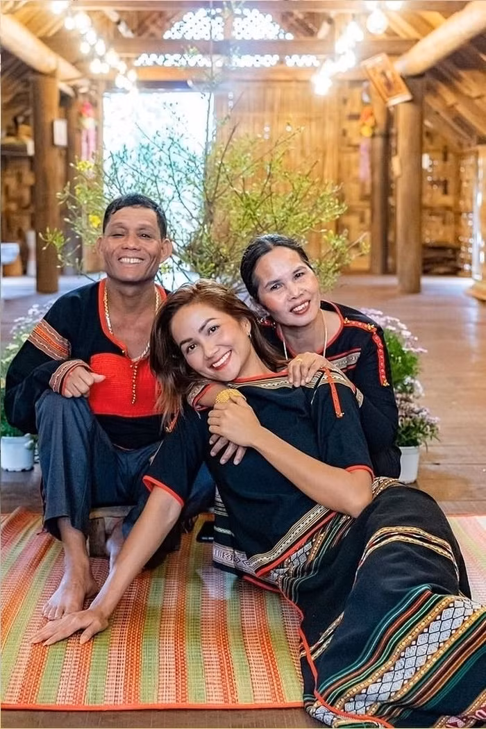 De vang trong tui nilon tang me, H'Hen Nie bi nghi mua do gia-Hinh-6