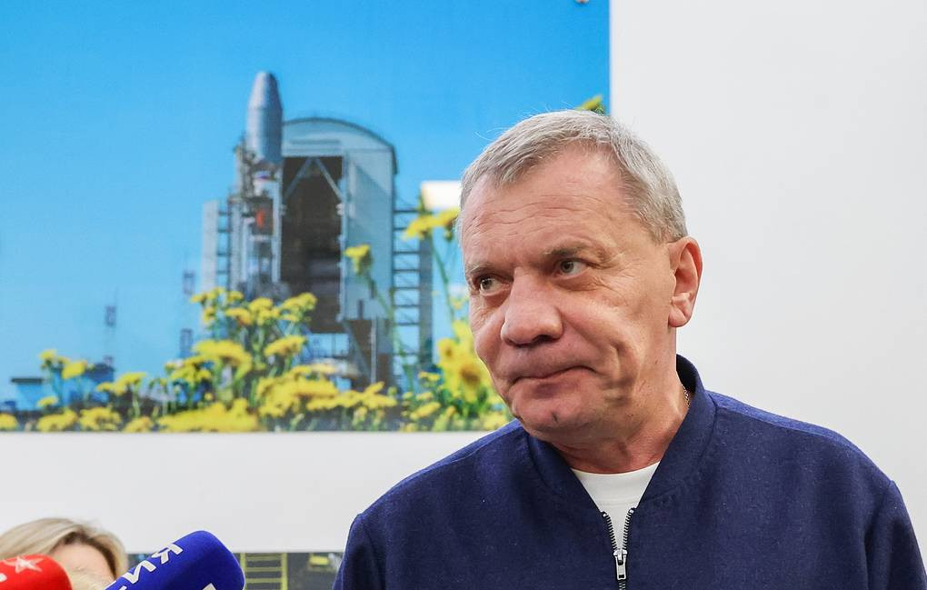 Ngày 8/5 vừa qua, ông Yury Borisov - Tổng Giám đốc Cơ quan Vũ trụ LB Nga (Roscosmos) - tuyên bố Nga bắt đầu phát triển nhà máy điện hạt nhân, được dự định sẽ đưa lên Mặt trăng trong giai đoạn 2033-2035 để xây dựng một trạm khoa học chung với Trung Quốc tại đây.