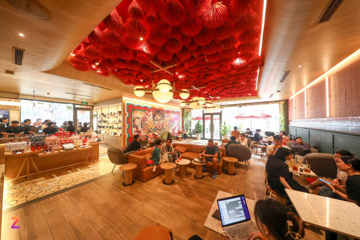 Theo Cushman &amp; Wakefield, giá thuê mặt bằng bán lẻ khu vực này luôn thuộc top đắt đỏ nhất nhì khu trung tâm TP.HCM. Các căn nhà phố lẻ mặt tiền có diện tích từ 400 m2 trở lên, đoạn đầu đường Nguyễn Du, Đồng Khởi, có giá thuê lên đến hàng chục nghìn USD mỗi tháng. Trong khi đó, giá thuê tầng trệt các cao ốc dao động ở mức 100-150 USD/m2/tháng, chưa bao gồm thuế và phí quản lý.