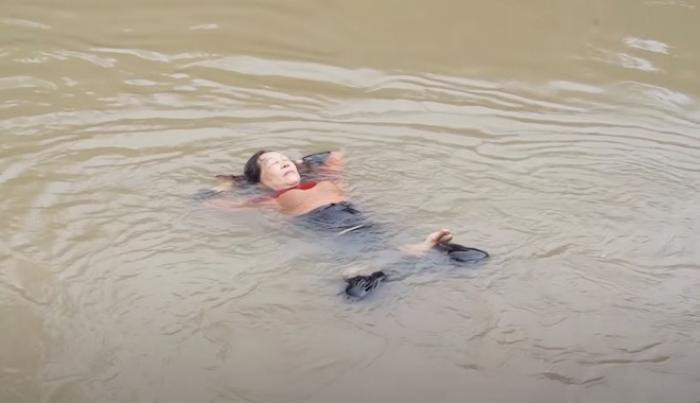 Nguoi phu nu Soc Trang nam thien tren mat nuoc, 15 nam khong an com-Hinh-2