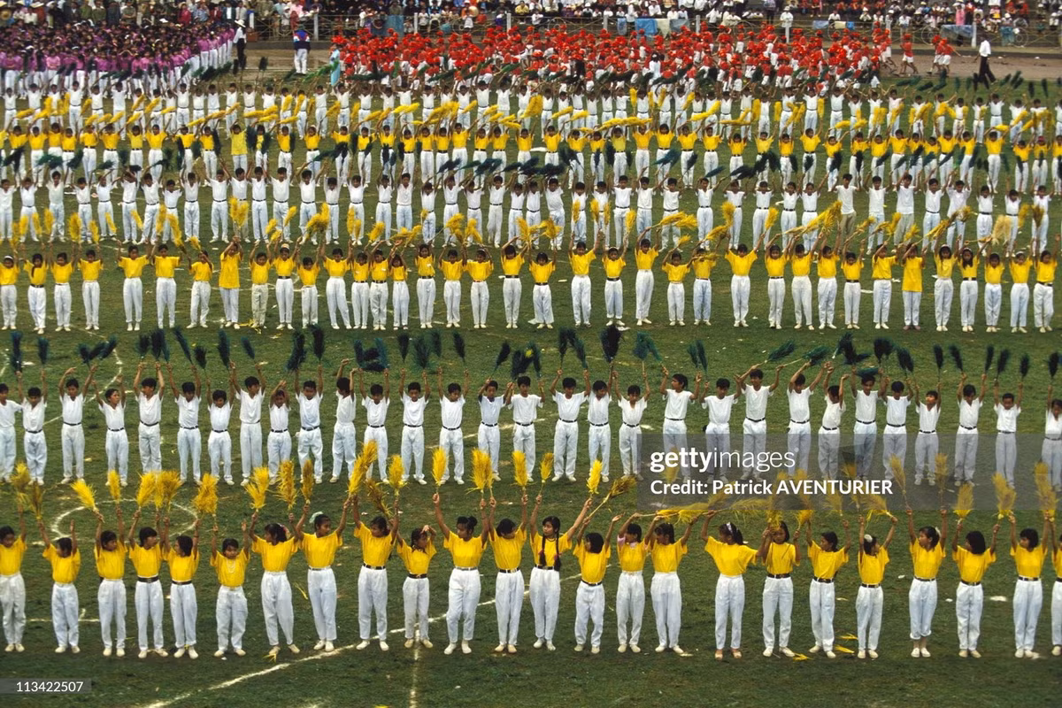 Màn đồng diễn hoành tráng ở sân vận động.