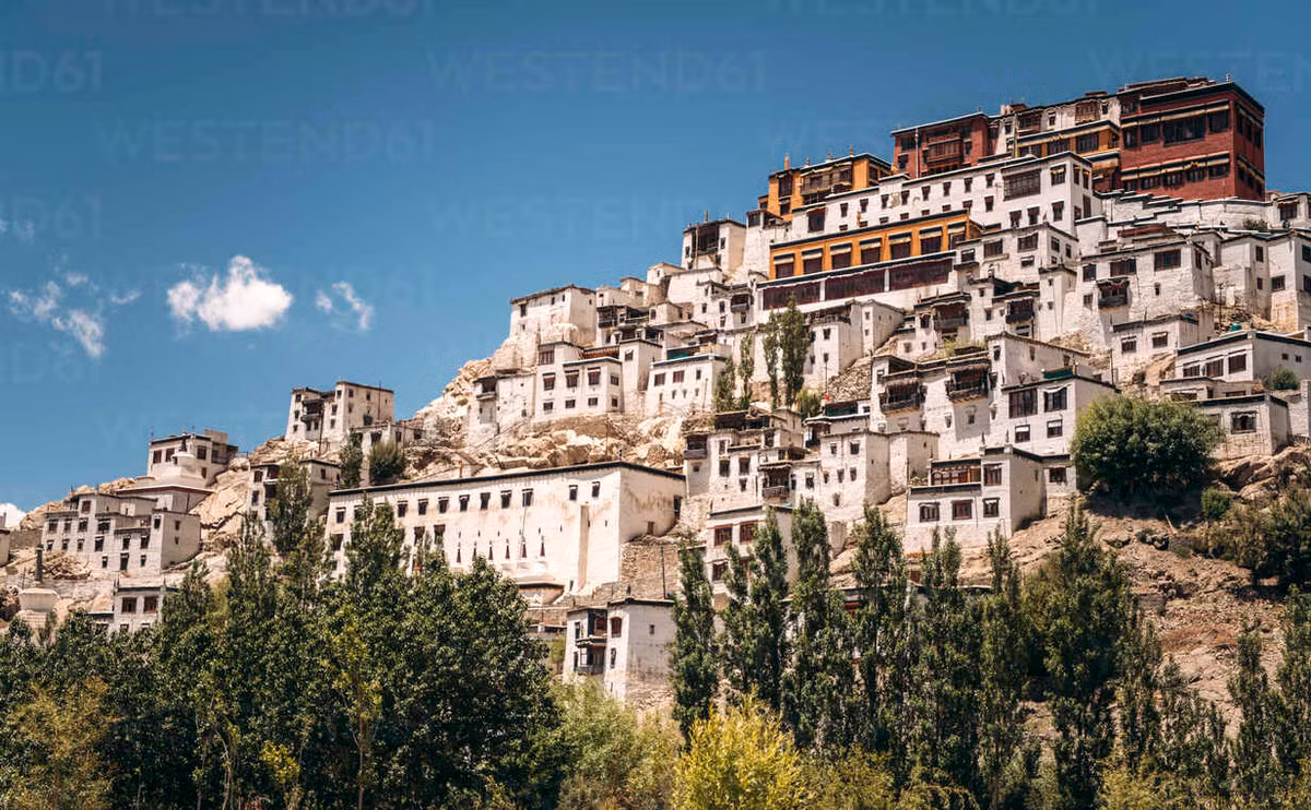 Qua nhiều thế kỷ, Phật giáo Tây Tạng phát triển mạnh trong vùng và tu viện Thikse liên tục được củng cố, mở rộng để có diện mạo như ngày nay. Ảnh: Westend61.