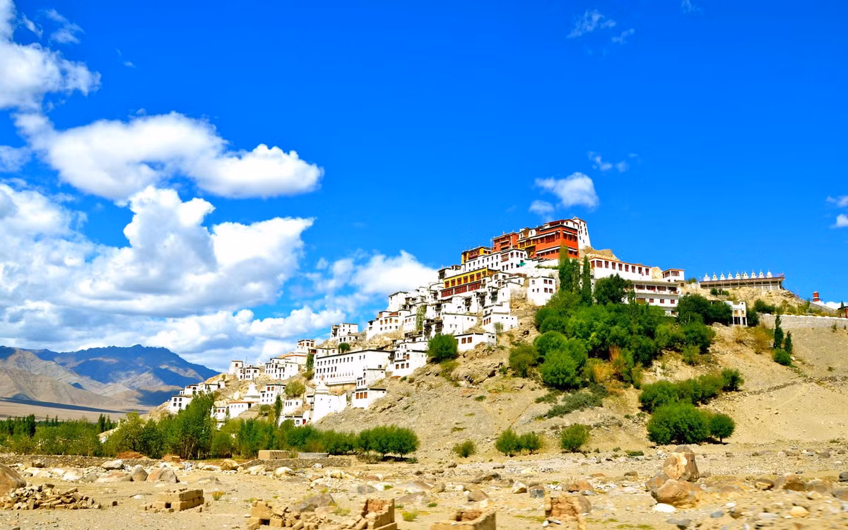 Nằm trên đỉnh một ngọn đồi thuộc địa phận làng Thikse ở bang Ladakh, Ấn Độ, tu viện Thikse là một công trình kiến trúc nổi tiếng của Phật giáo Tây Tạng. Ảnh: Wikipedia.