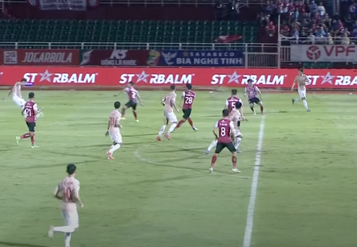 Nghi van trong tai doi ket qua tran dau o V.League: Ai tra loi?