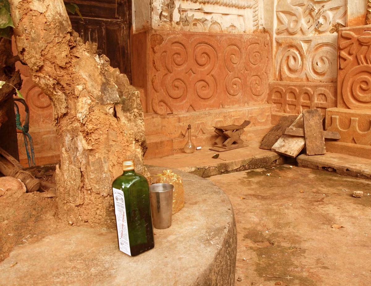 Những thiết kế này không chỉ có mục đích trang trí đơn thuần mà còn là những biểu tượng tâm linh gọi là Adinkra, được lưu truyền từ thế hệ này sang thế hệ khác. Ảnh: World Monument Fund.