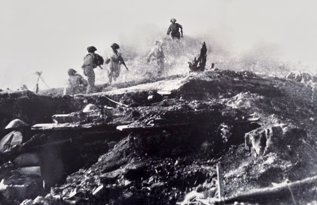 Đánh chiếm đồi A1.