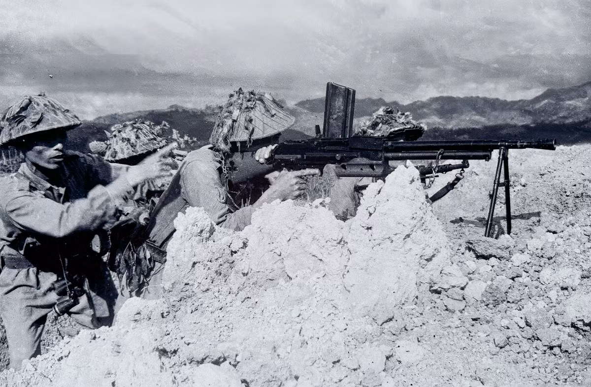 Mũi tấn công của Trung đoàn Thủ đô do anh hùng Phan Quốc Trị chỉ huy tấn công đồn Him Lam.