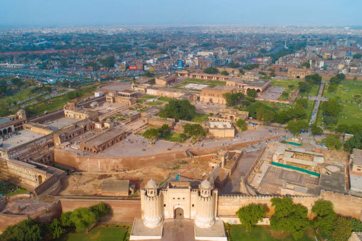 Trong vòng một thế kỷ sau đó, nhiều công trình quan trọng khác của pháo đài được hoàn thành, và công trình có diện mạo cơ bản như ngày nay. Ảnh: WWikipedia.