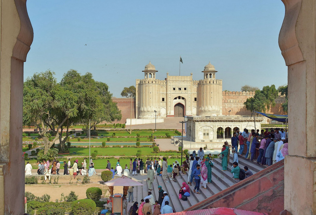 Sau khi triều đại Mogul sụp đổ, pháo đài Lahore đã nằm dưới sự kiểm soát của người Sikh và sau đó là thực dân Anh. Dù đã trải qua nhiều biến động lịch sử, pháo đài vẫn được gìn giữ rất tốt. Ảnh: Medium.