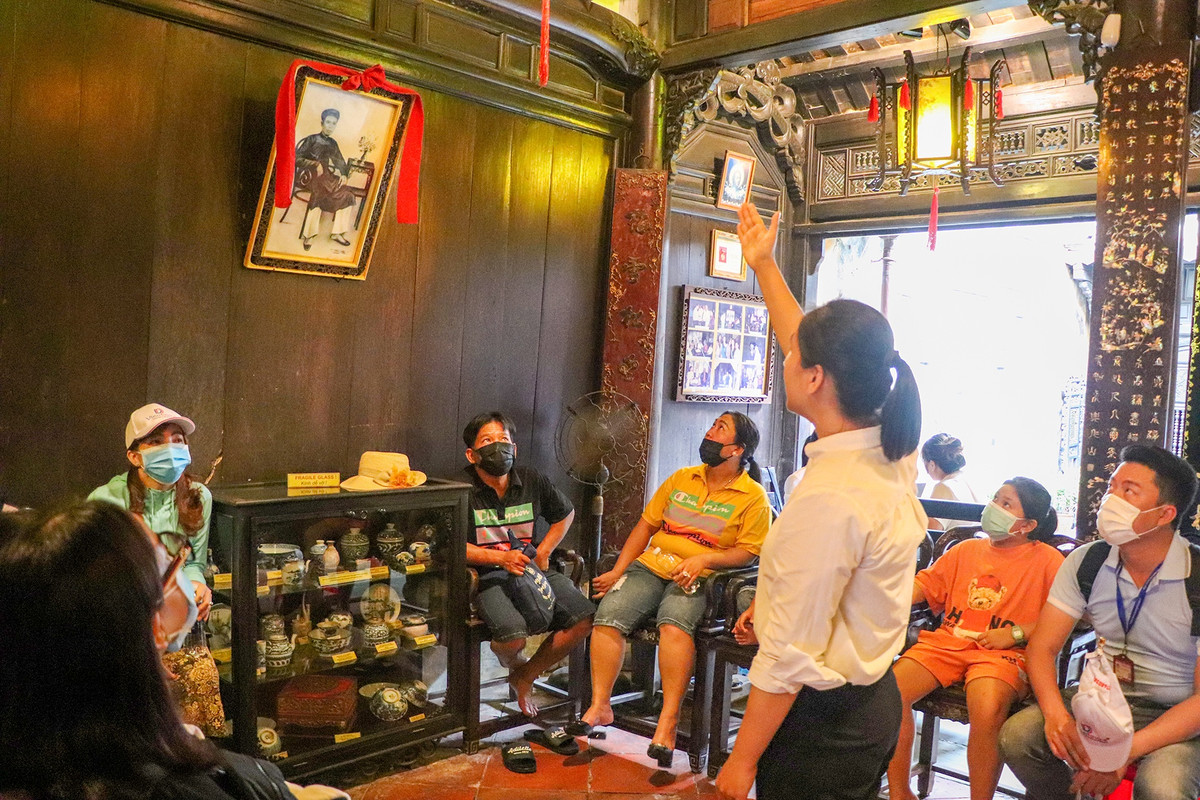 Hoi An chot phuong an ban ve, chi kiem soat voi khach doan-Hinh-4