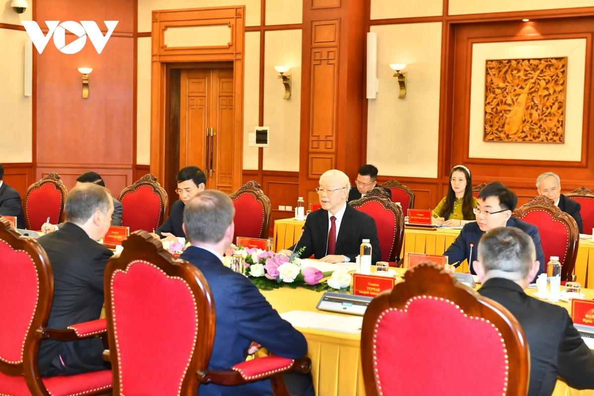 Tong Bi thu hoi dam voi Chu tich Dang Nuoc Nga Thong nhat Dmitry Medvedev-Hinh-4