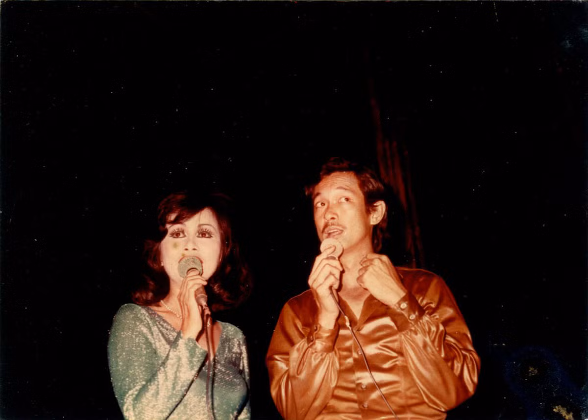 Nam nghệ sĩ chia sẻ: “Tôi không có mục đích để kiếm tiền hay gì, hay muốn nổi tiếng như thời còn là ca sĩ đình đám. Tôi muốn mình ngày đầu tiên tham gia văn nghệ cũng bằng ca hát, và cuối đời mình cũng trở lại với nghiệp ca hát, để rồi mình ra đi cho nó thanh thản”.